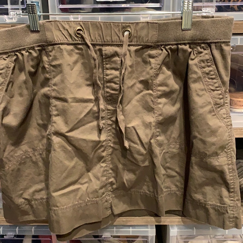 Old navy skirt brown w/ elastic waist Sz L